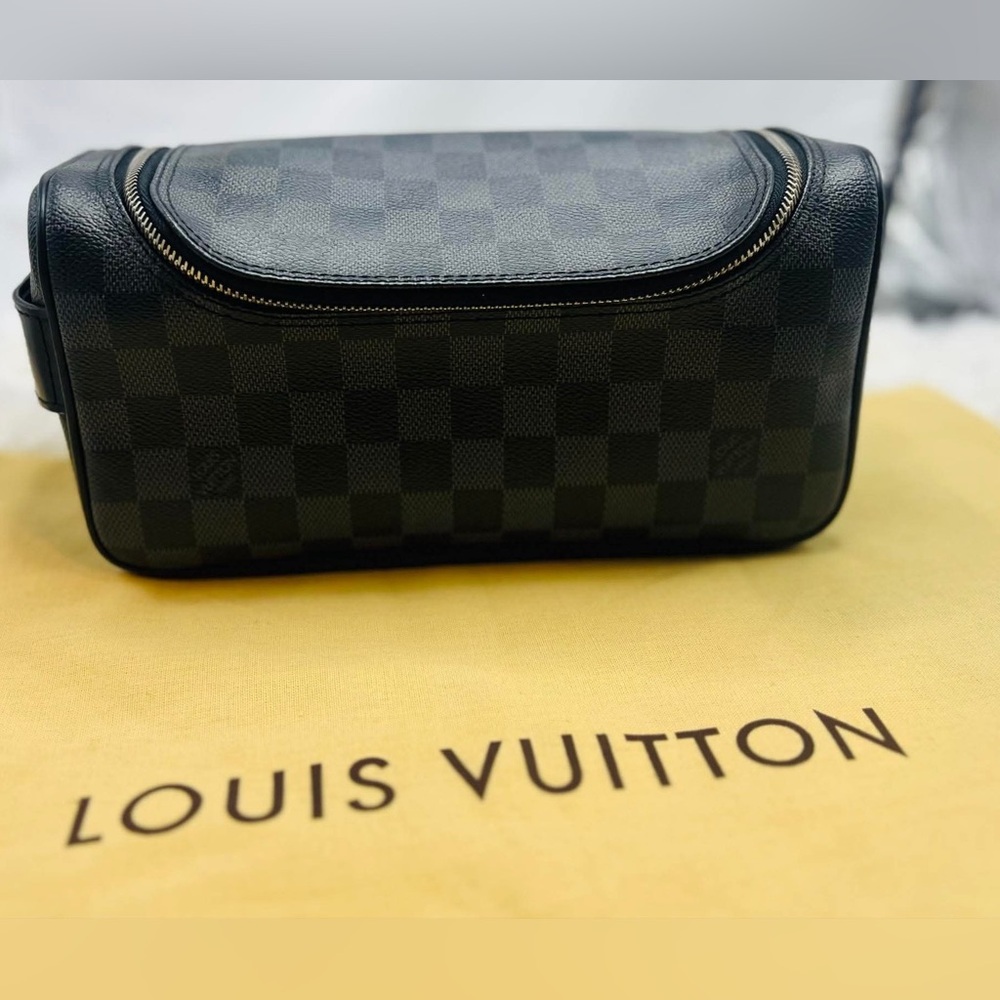 Louis Vuitton Damier Grafitte Toilette